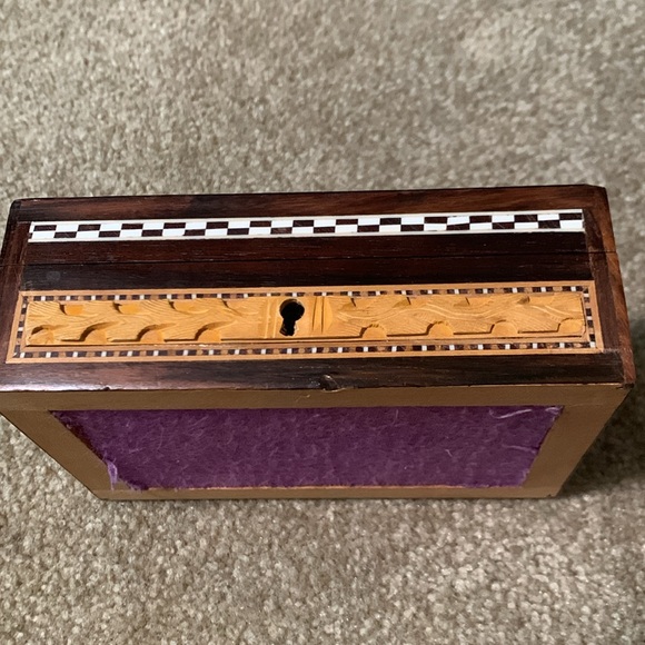 Beautiful Wooden Box - Picture 3 of 9